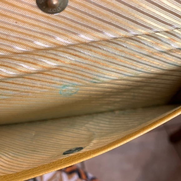 VINTAGE Gold Yellow Baronet Checkbook Wallet Cowhide Leather Snap Retro 80s - Picture 7 of 13